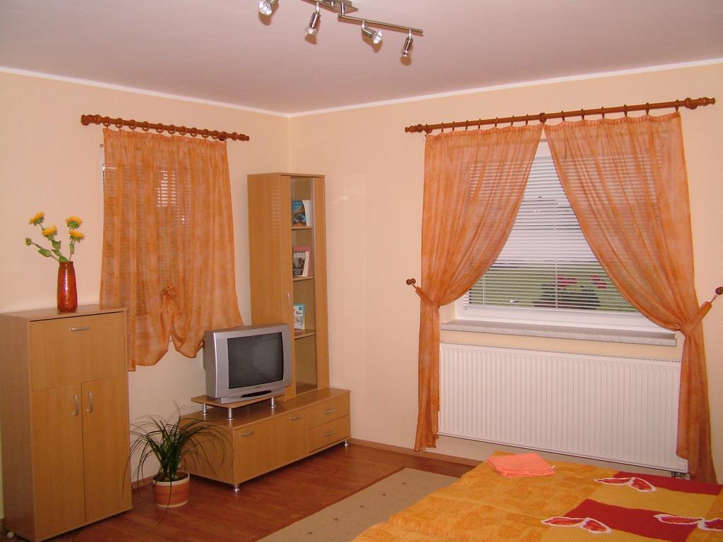 Horvathapartman Bük Zimmer foto