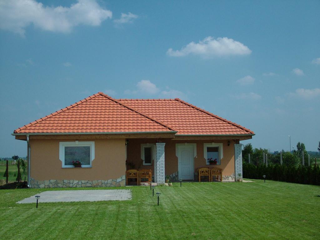 Horvathapartman Bük Zimmer foto